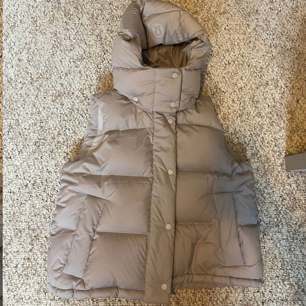 Lululemon Gray Cropped Puffer Vest